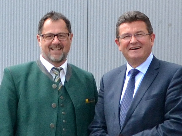 Staatssekretär Franz Josef Pschierer im Gespräch mit DEPV-Vorsitzendem Andreas Lingner. Foto: KWB Deutschland-Kraft und Wärme aus Biomasse GmbH